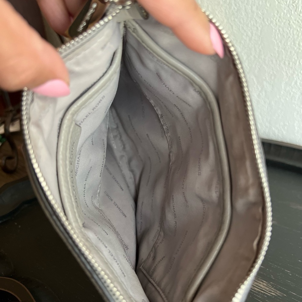 Michael Kors Riley Pebble leather crossbody - Picture 9 of 9